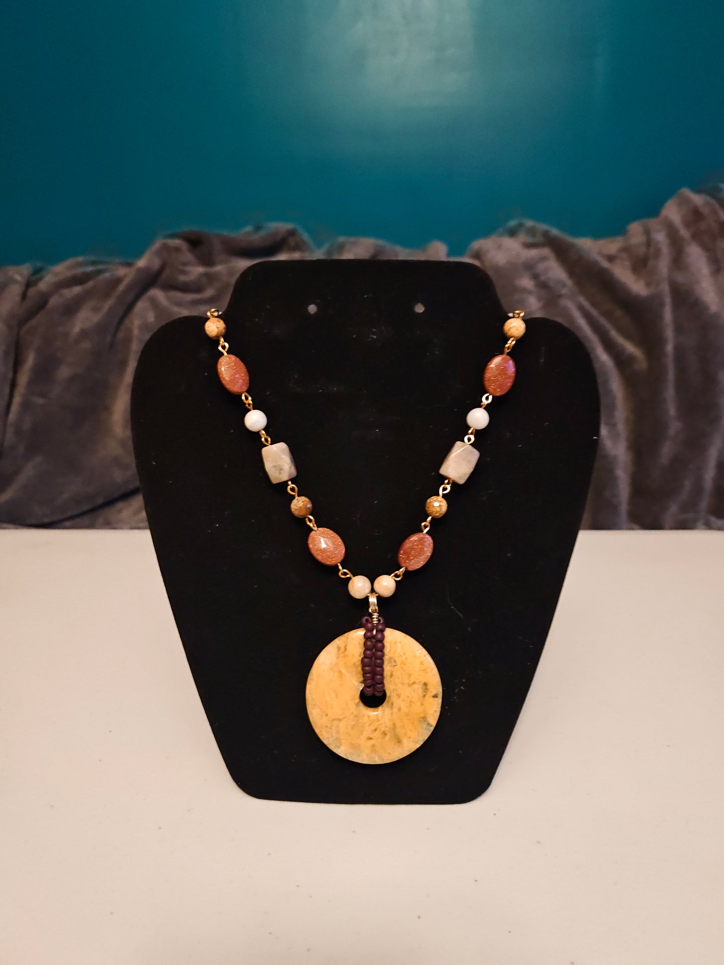 Agate and Sandstone Necklace with Round Pendant - 58