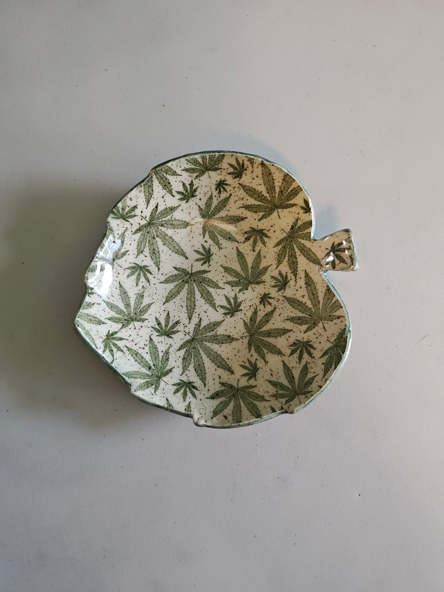 Leaf Bowl with Leaf Pattern