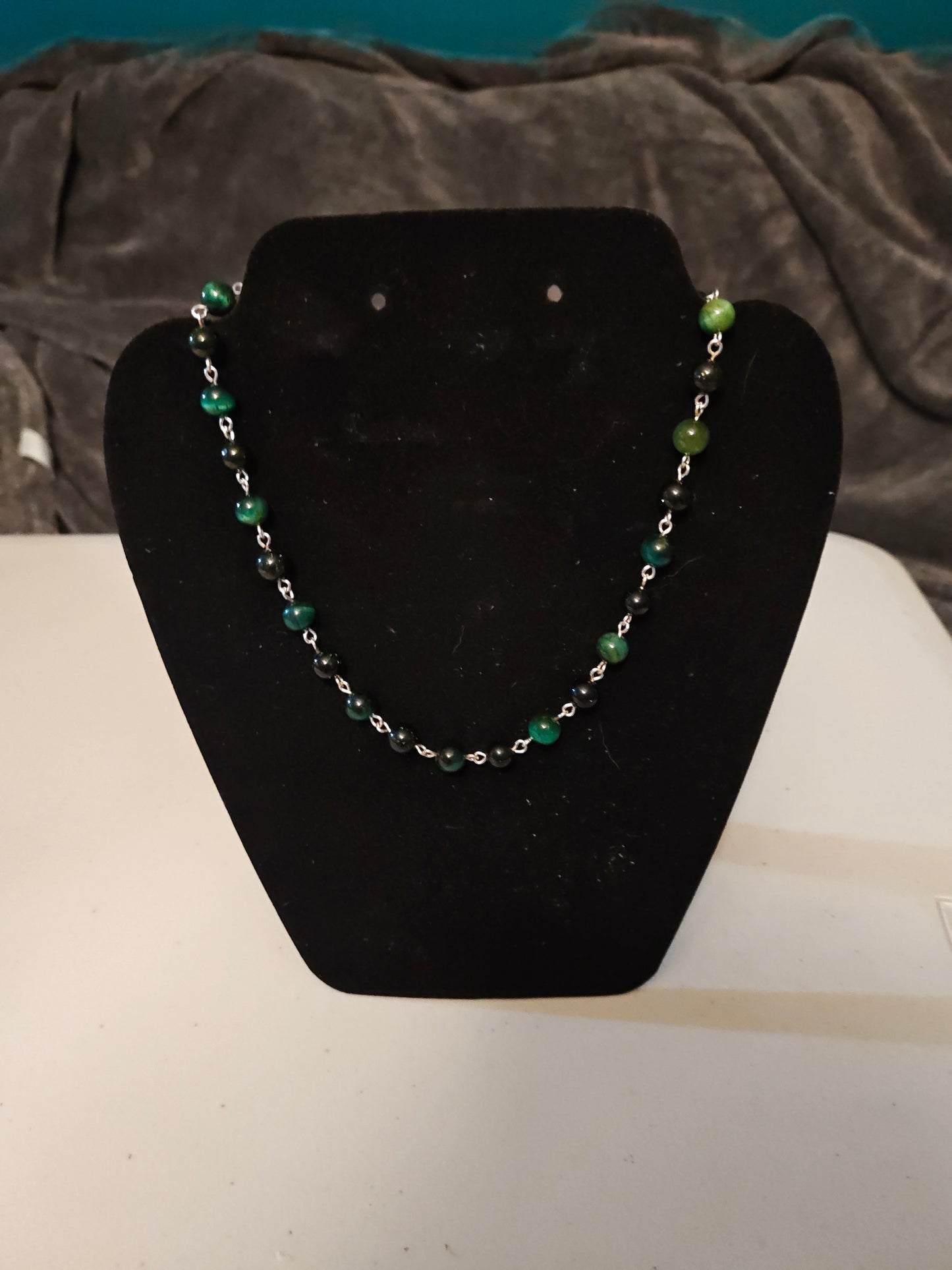 Green beaded necklace - C3