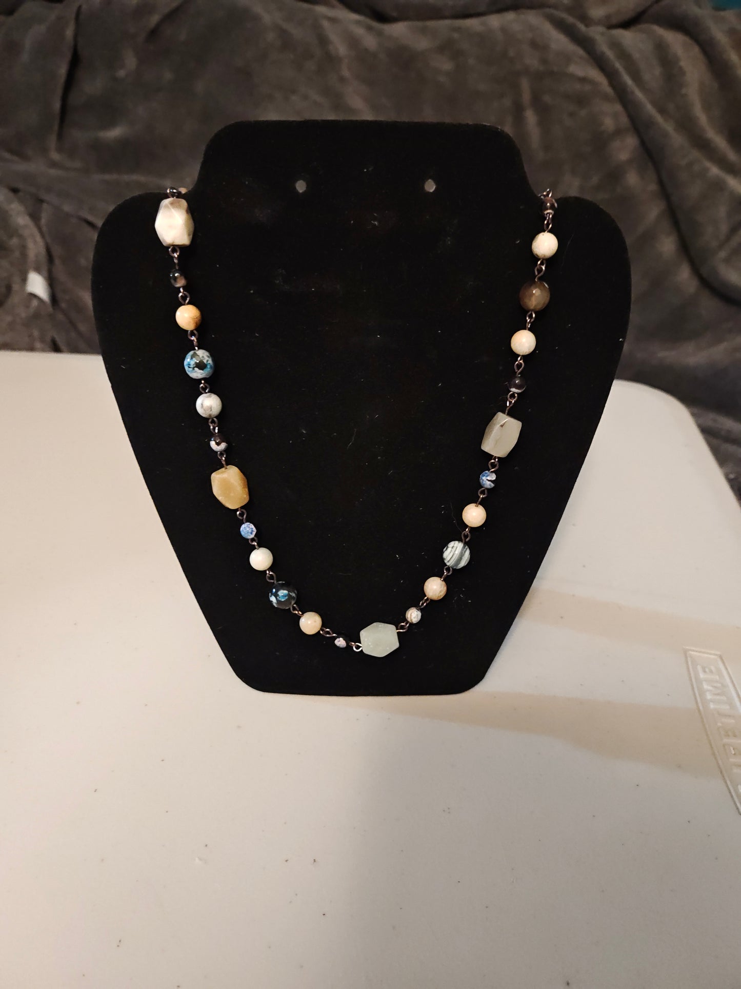 Stone bead necklace - 4