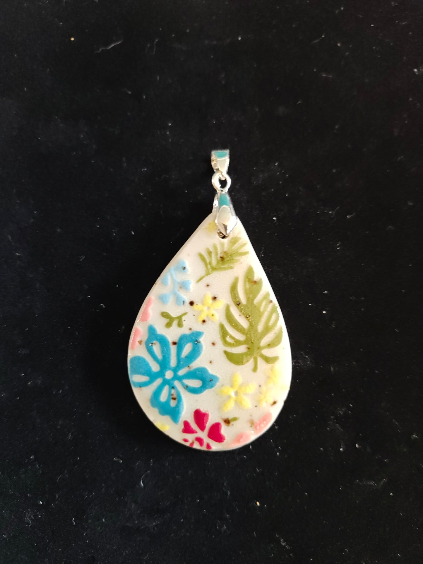 Multicolor Floral Pattern Pendant - P31