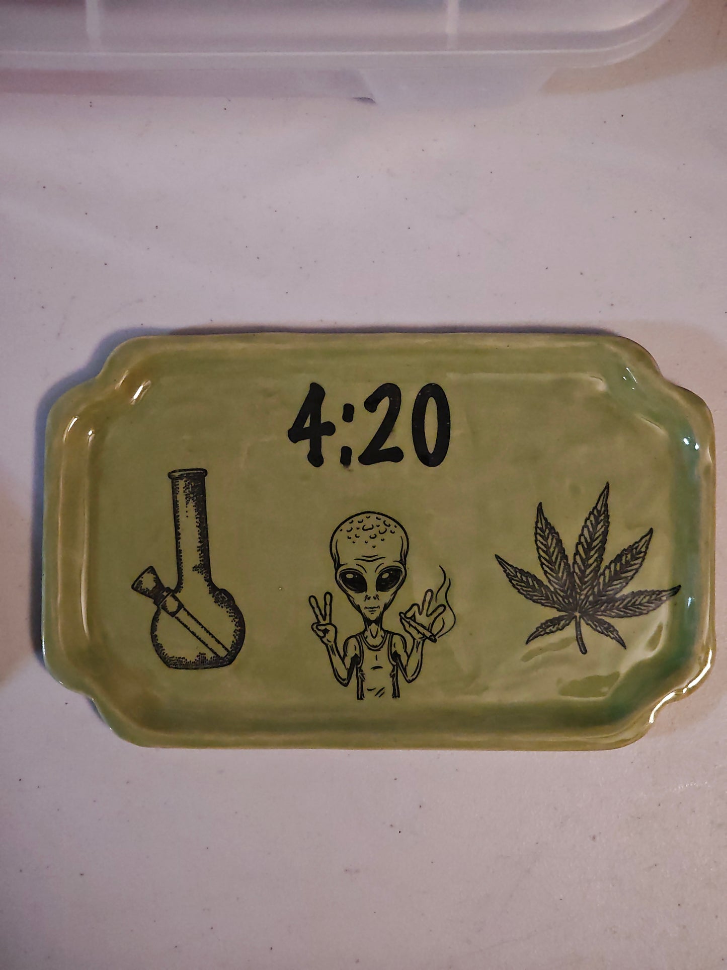 Alien Smoking Plate