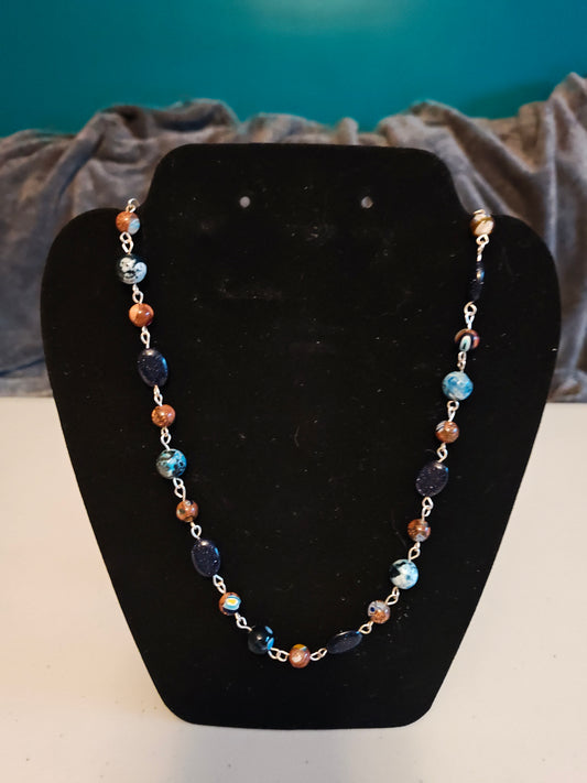 Sandstone and Agate Necklace - 52