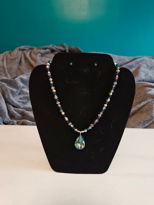 Crystal and Gold Rose Necklace - 12