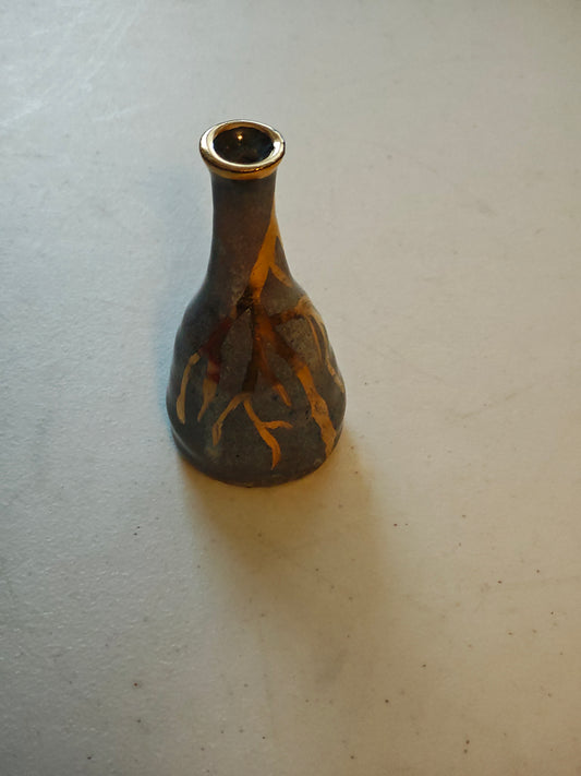 Small Gold Lightning Pattern Jar