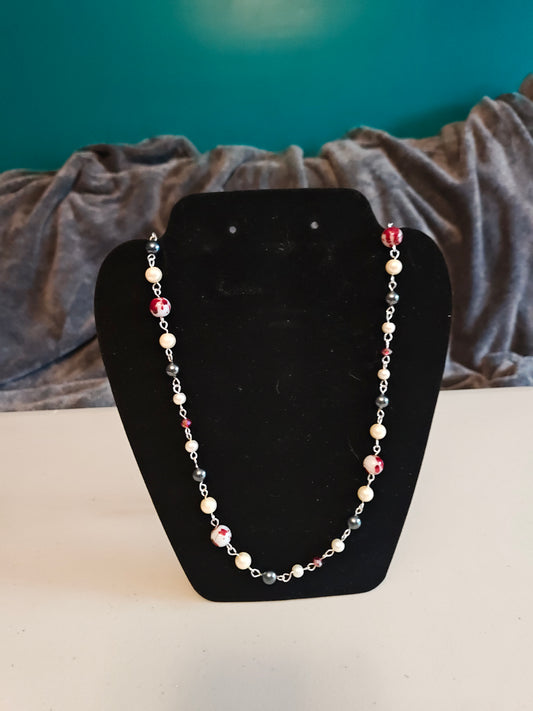 Glass Pearl and Red Bed Necklace - C38