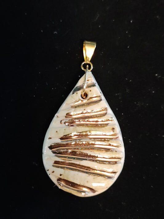 Green and Gold Pendant - P67