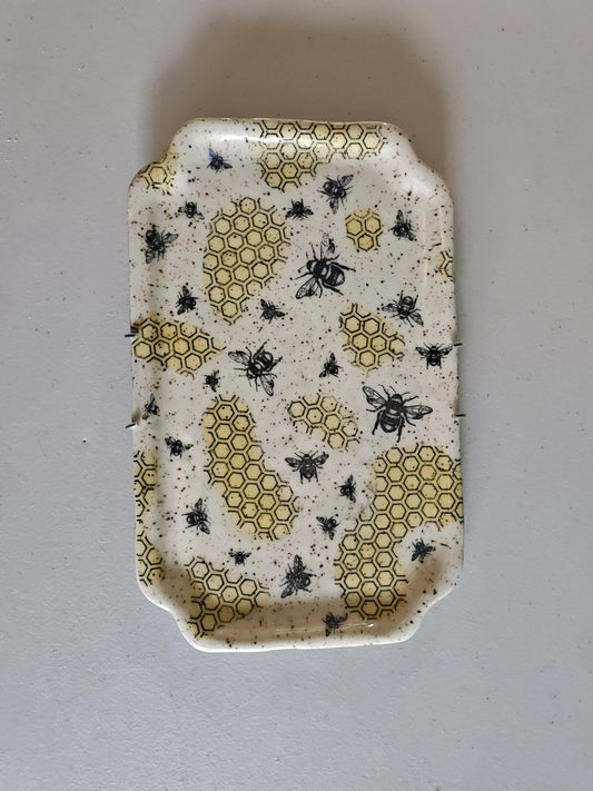 Rectangular bee plate