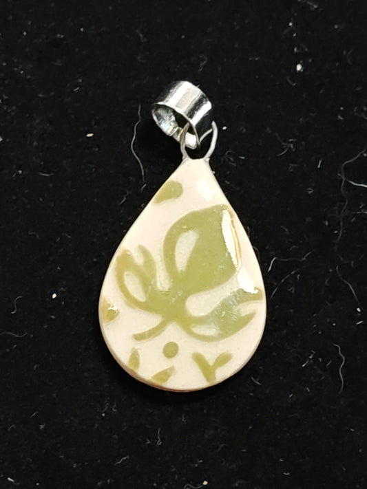 Leaf Pattern Pendant - P78